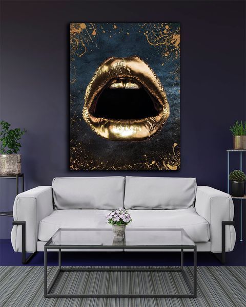 Картина с губами - Lips in Gold- 30х40 см