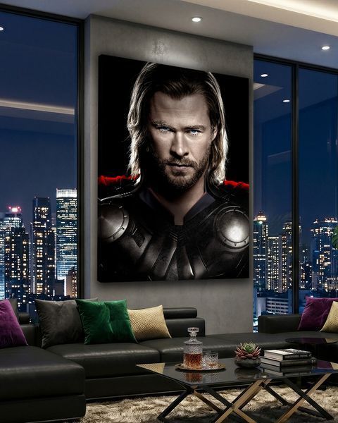 Картина на полотні з героєм коміксів Тор Marvel у металевому спорядженні - &laquo;Тор: Погляд бога&raquo; - 30х40 см