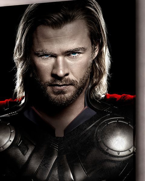 Картина на полотні з героєм коміксів Тор Marvel у металевому спорядженні - &laquo;Тор: Погляд бога&raquo; - 30х40 см